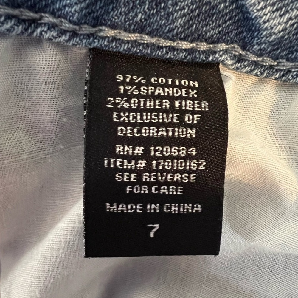 Hot Topic Strawberry Embroidered Mom Jean Size 7 - Picture 4 of 8
